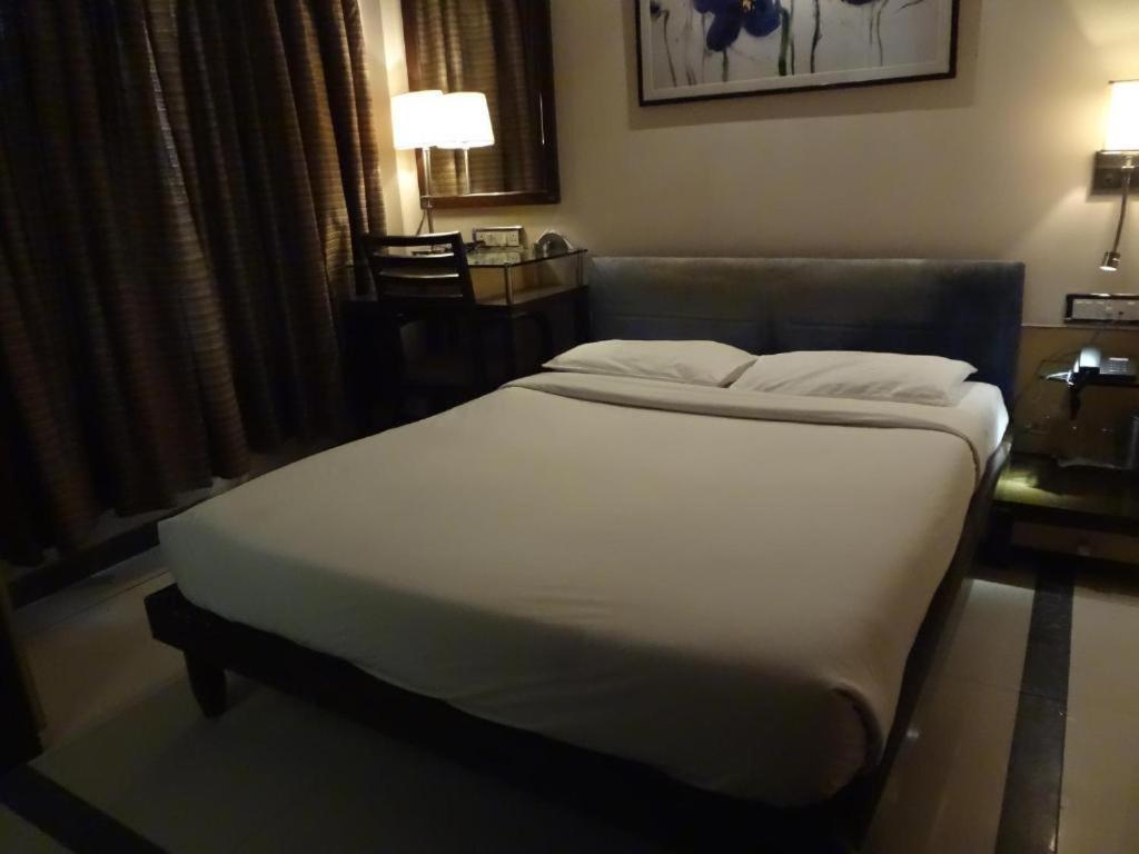 Hotel Sapna Marine Bombay Esterno foto